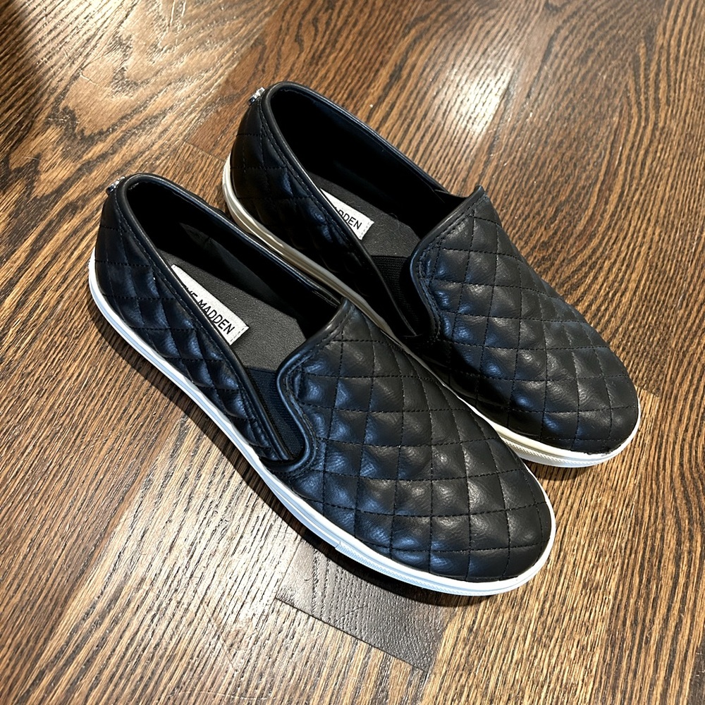 Steve Madden Flats size 10